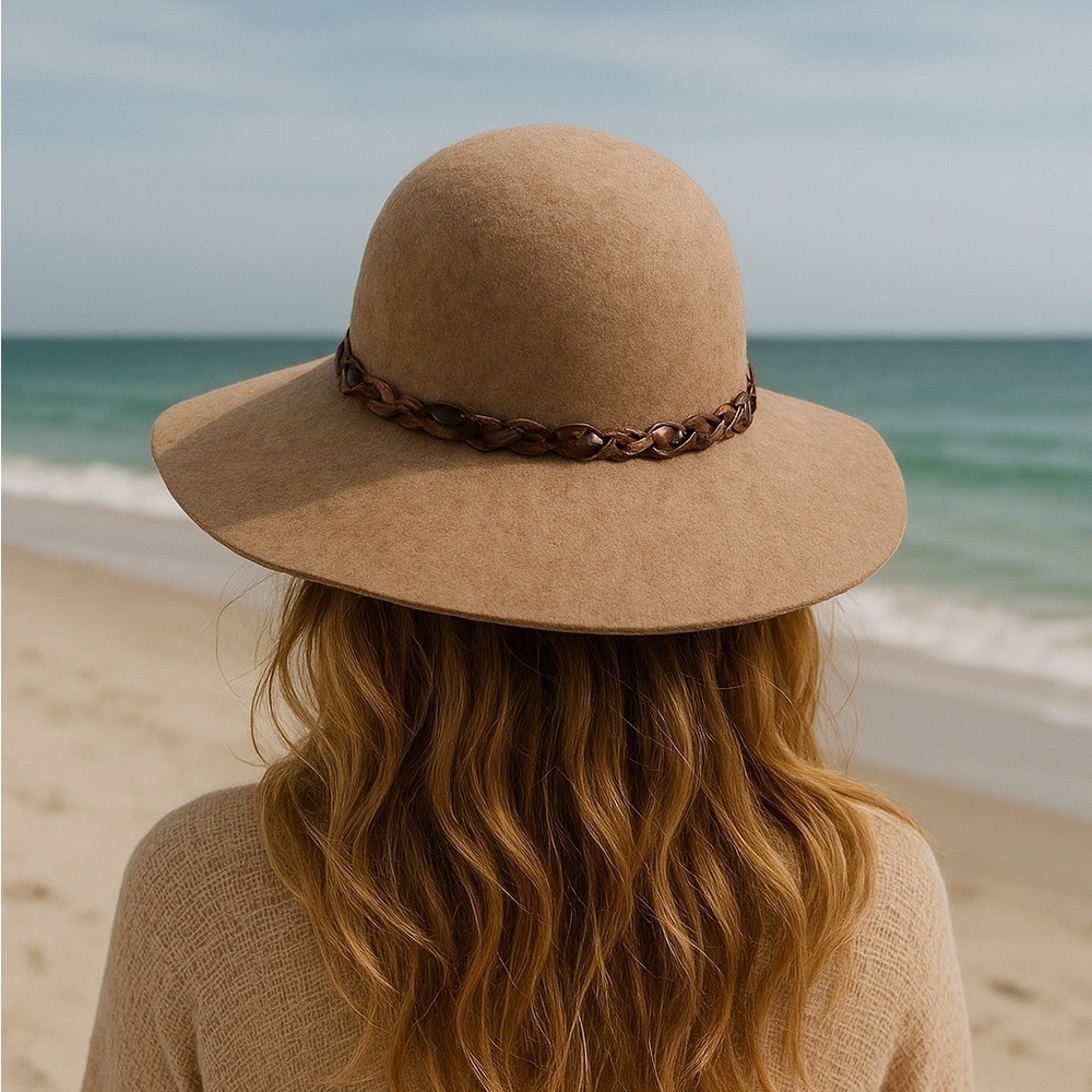 Tan/ brown fall,winter, summer  women’s hat size medium